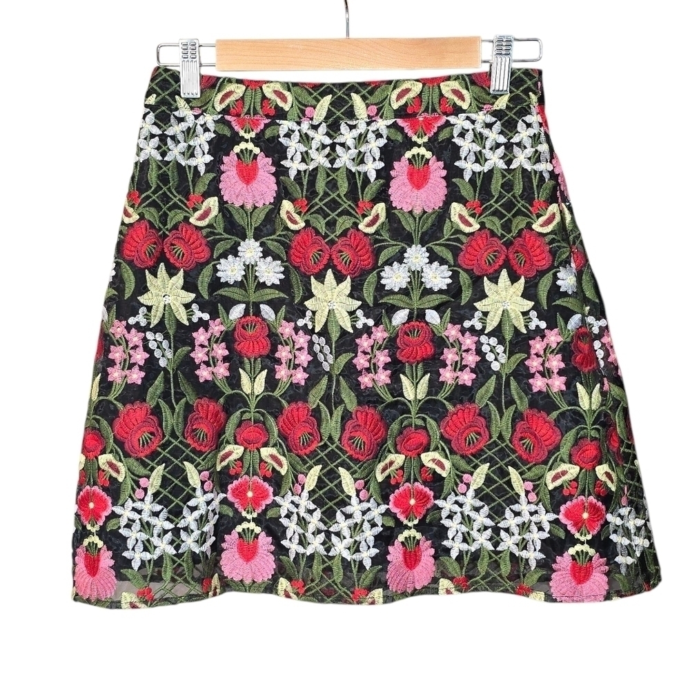 LUCY PARIS Vibrant Embroidered Floral A-Line Mini Skirt Size Small